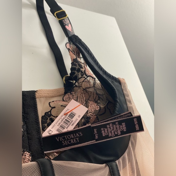 32 D Victoria's Secret Black and Pink Lace corset bra sexy - Picture 6 of 6